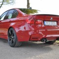 BMW M3 F80 in Imola-Rot mit BMW M Performance-Zubehör BMW M3 F80 in Imola-Rot mit BMW M Performance-Zubehör
