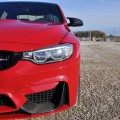 BMW M3 F80 in Imola-Rot mit BMW M Performance-Zubehör BMW M3 F80 in Imola-Rot mit BMW M Performance-Zubehör