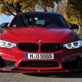 BMW M3 F80 in Imola-Rot mit BMW M Performance-Zubehör BMW M3 F80 in Imola-Rot mit BMW M Performance-Zubehör