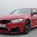 BMW M3 F80 in Imola-Rot mit BMW M Performance-Zubehör BMW M3 F80 in Imola-Rot mit BMW M Performance-Zubehör
