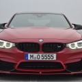 BMW M3 F80 in Imola-Rot mit BMW M Performance-Zubehör BMW M3 F80 in Imola-Rot mit BMW M Performance-Zubehör