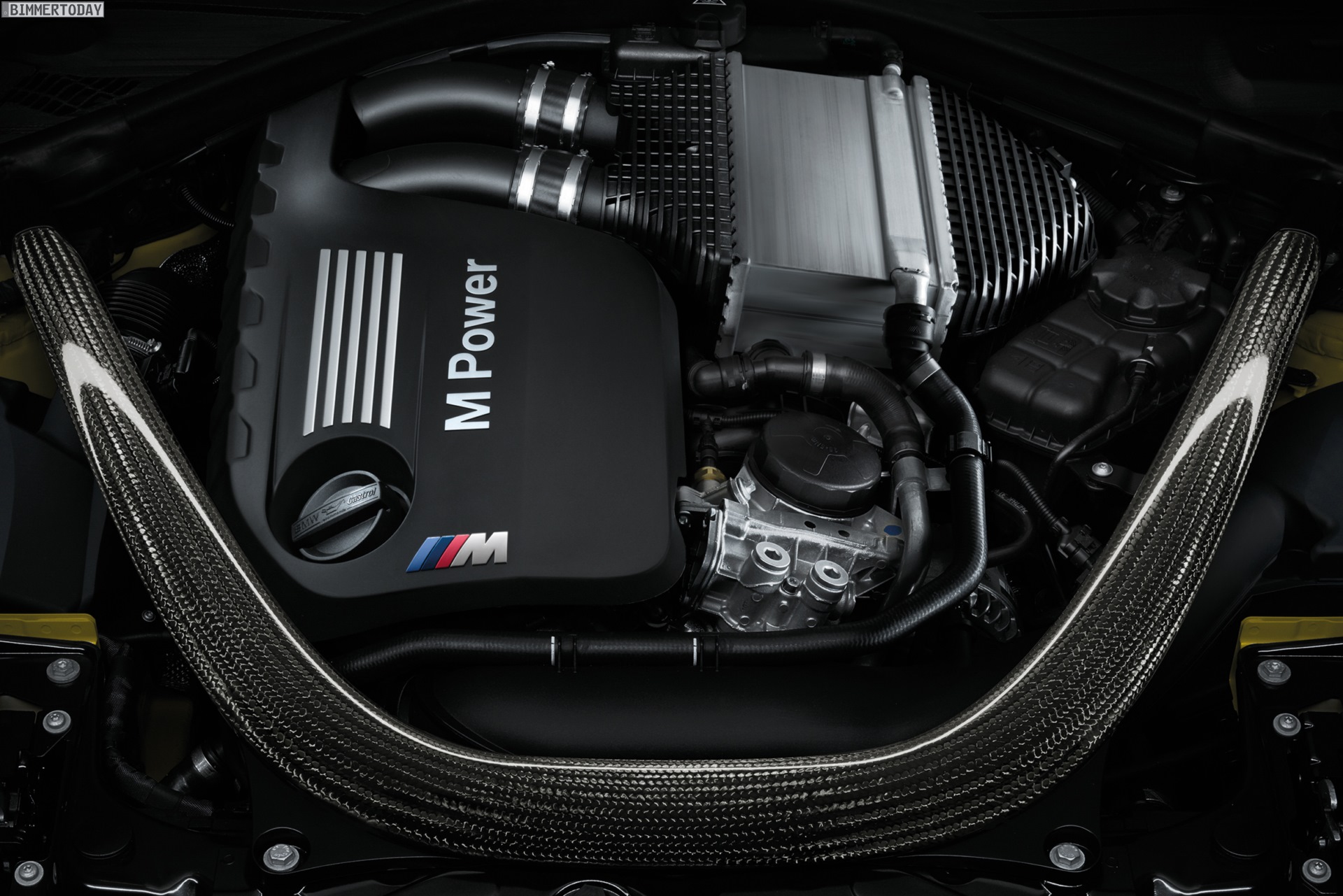 2014-BMW-M3-Limousine-F80-Motor-S65-Bitu