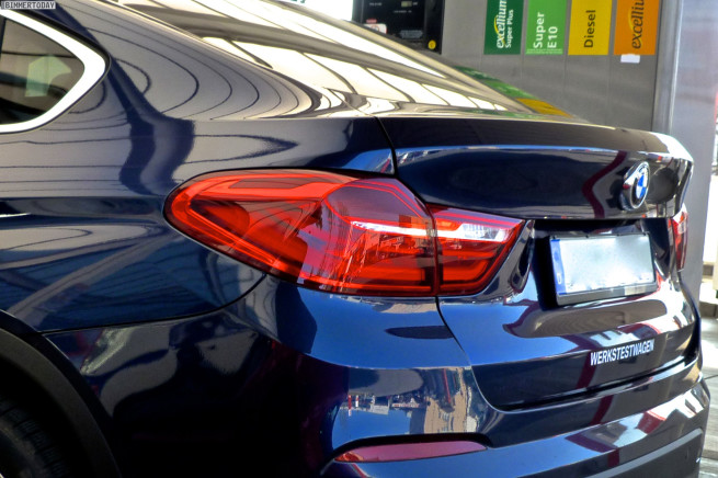 2014-BMW-X4-F26-xLine-Tiefseeblau-Metall