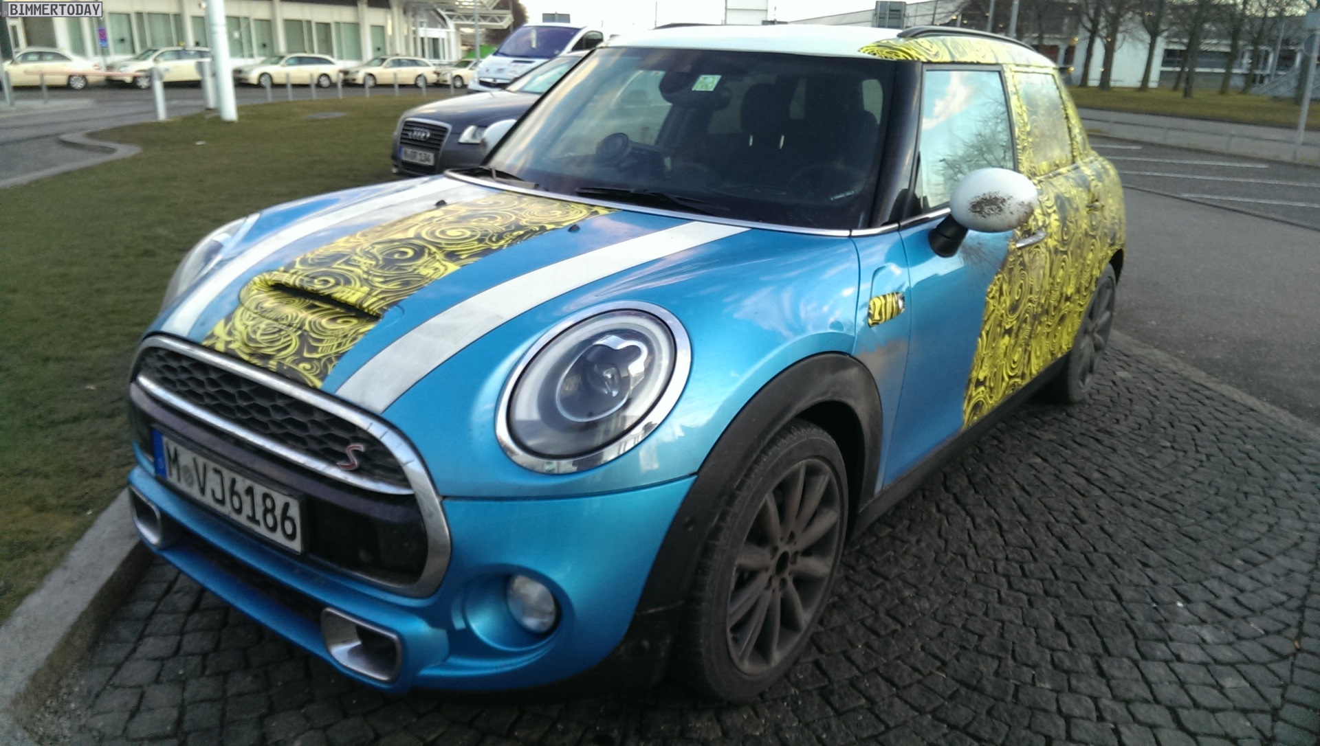 2014-MINI-F55-Fuenftuerer-Erlkoenig-5-Door-01.jpg