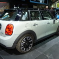 Paris 2014: MINI Fünftürer F55 in Electric Blue und Moonwalk Grey Paris 2014: MINI Fünftürer F55 in Electric Blue und Moonwalk Grey