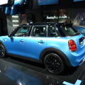 Paris 2014: MINI Fünftürer F55 in Electric Blue und Moonwalk Grey Paris 2014: MINI Fünftürer F55 in Electric Blue und Moonwalk Grey