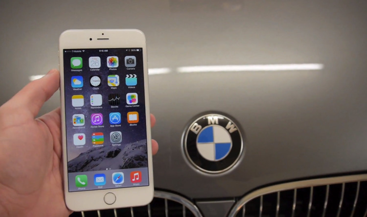Video: iPhone 6 Plus gegen BMW 5er E60 im Härte-Test Video: iPhone 6 Plus gegen BMW 5er E60 im Härte-Test