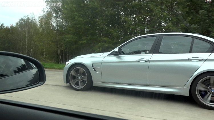 Video: BMW M3 F80 und Audi R8 V8 im Beschleunigungs-Duell Video: BMW M3 F80 und Audi R8 V8 im Beschleunigungs-Duell