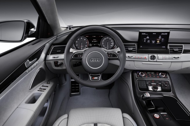 Audi-S8-IAA-2011-offiziell-08