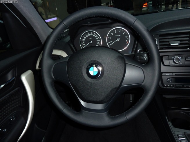 BMW-116i-F20-IAA-2011-09