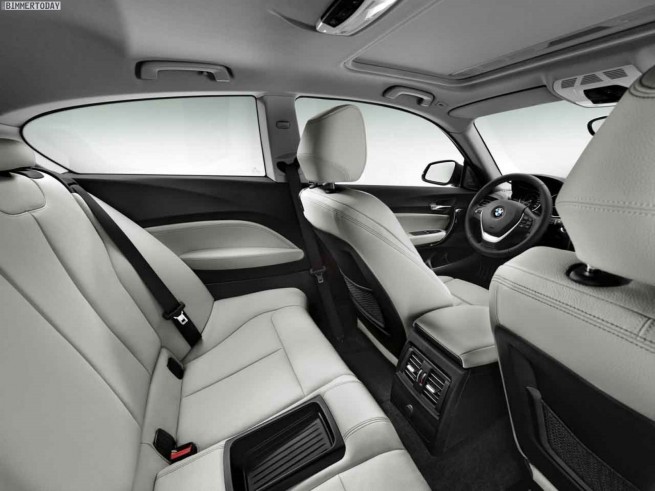 BMW-1er-Dreituerer-F21-125d-2012-Innenraum-04