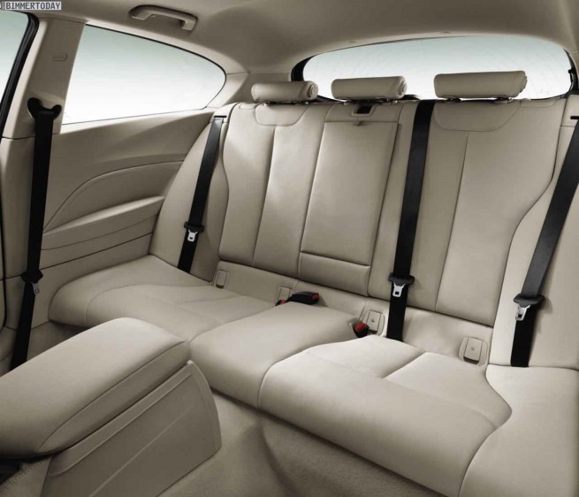BMW-1er-Dreituerer-F21-125d-2012-Innenraum-05