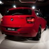 BMW-1er-F20-Sport-Line-Karmesinrot-schwarze-Akzente-09