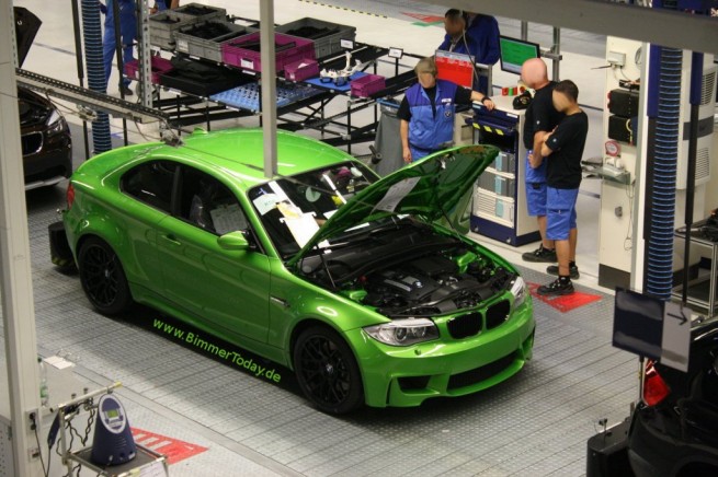 BMW-1er-M-Coupé-Java-Grün-Individual-Green-Mamba-Werk-Leipzig-2012