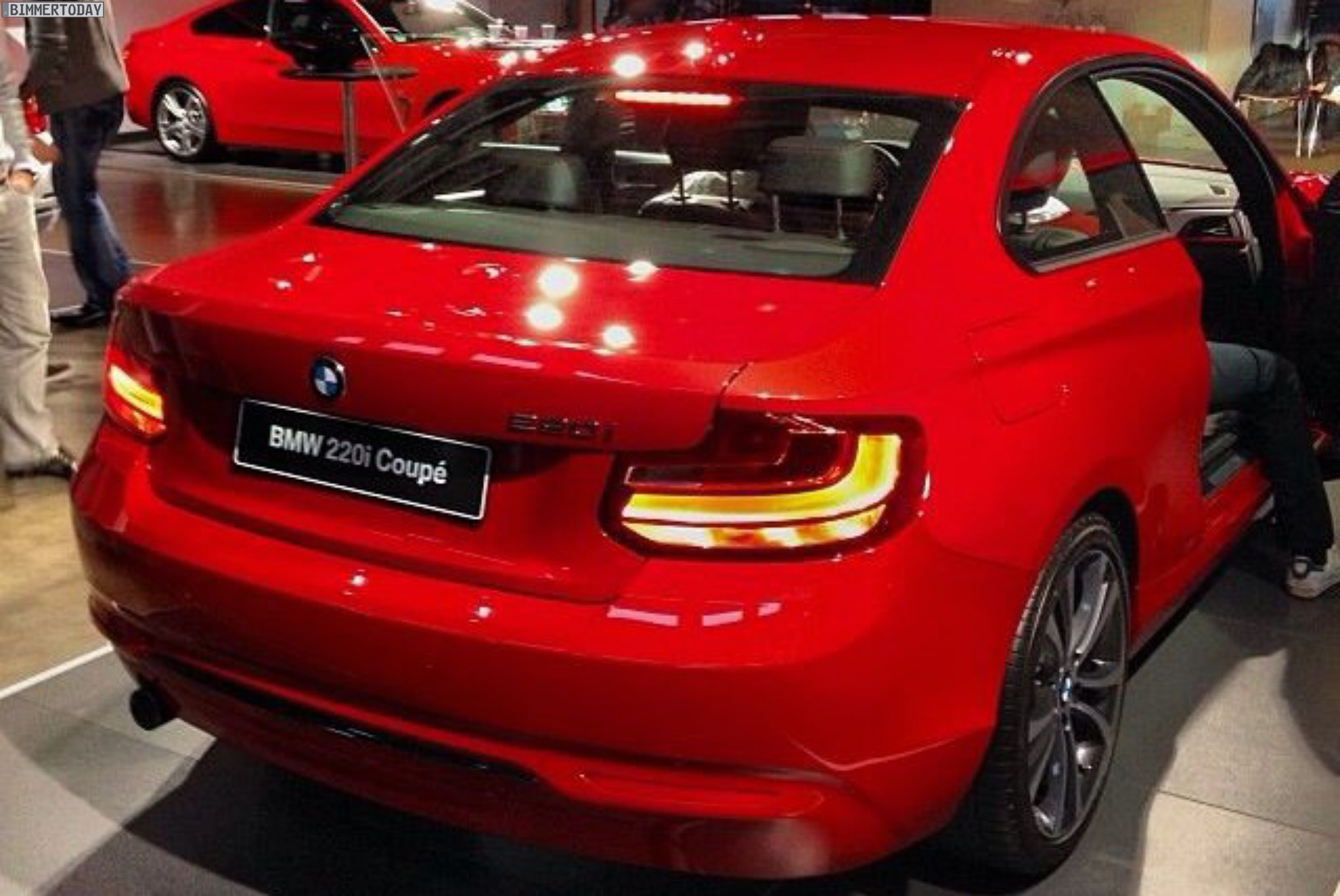 BMW-2er-Coupe-F22-Sport-Line-220i-2014-r