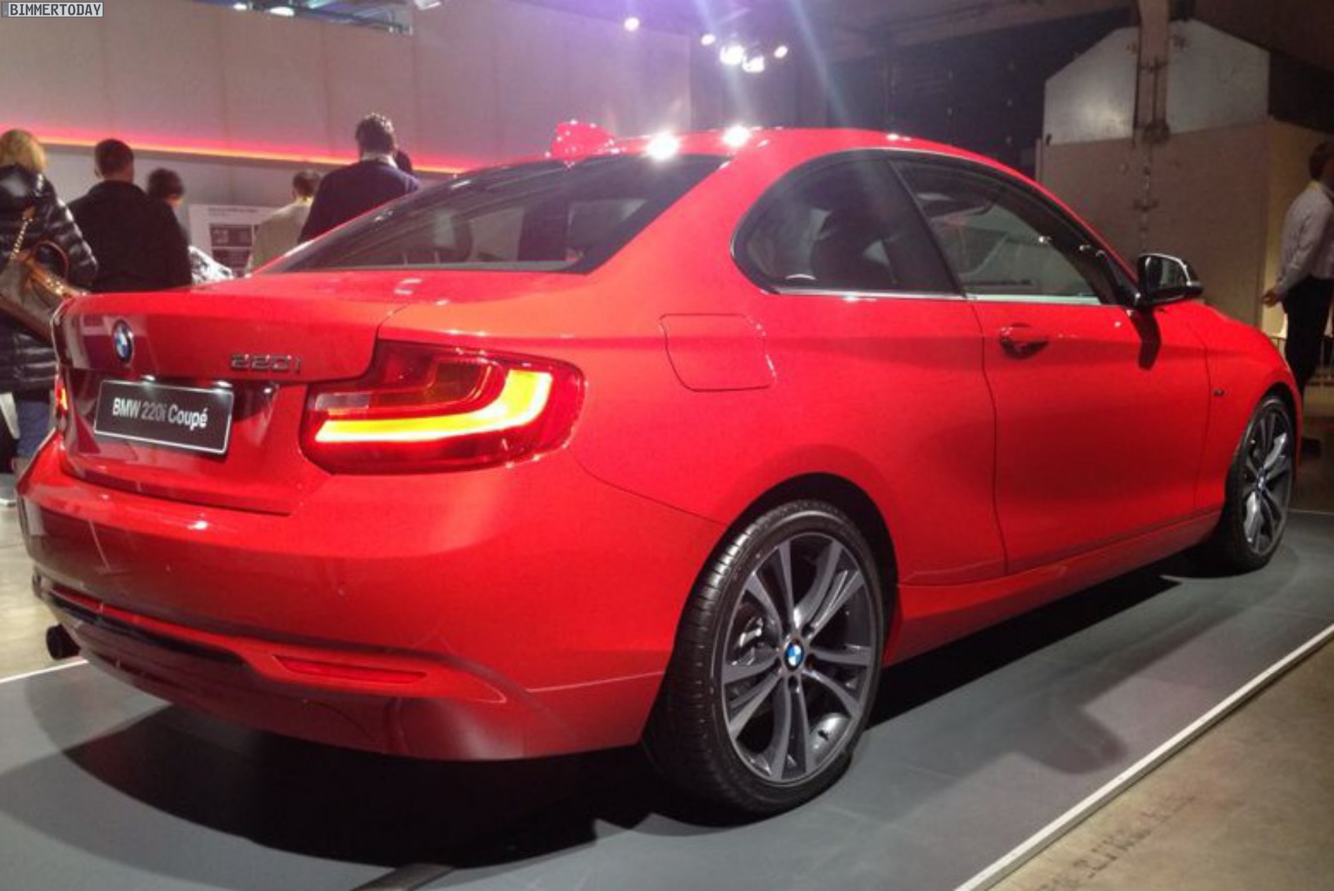 BMW-2er-Coupe-F22-Sport-Line-220i-2014-r