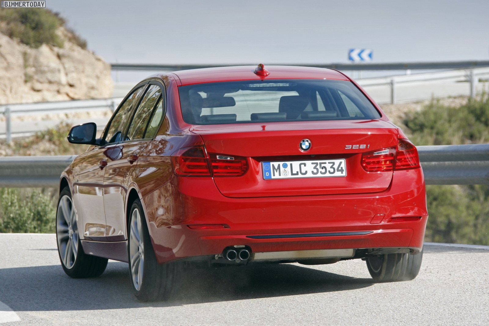 http://www.bimmertoday.de/wp-content/uploads/BMW-328i-F30-Sport-Line-2012-10.jpg