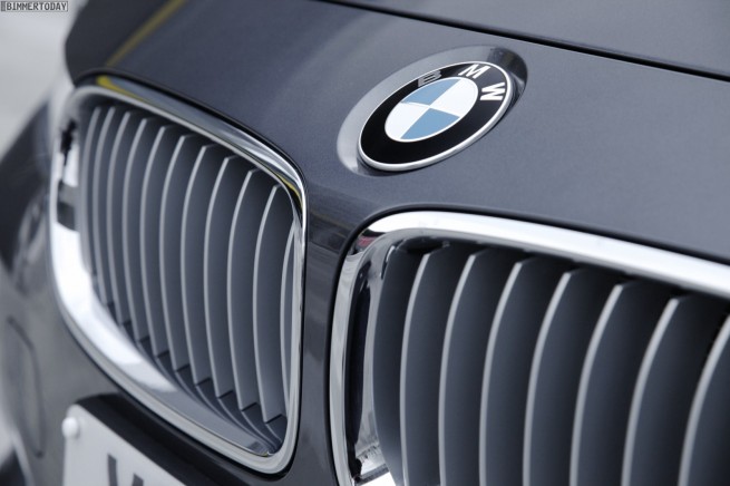 BMW-3er-F30-328i-2012-Modern-Line-Wallpaper-RHD-08
