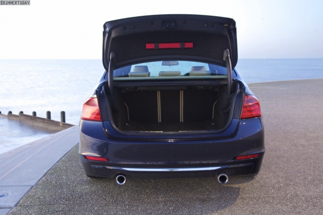 BMW-3er-F30-335i-2012-Luxury-Line-Wallpaper-Innenraum-RHD-04