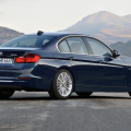 Bild-Vergleich: Jaguar XE 2015 trifft BMW 3er F30 Limousine