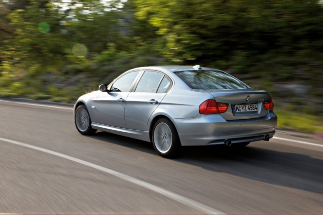 BMW-3er-Limousine-E90-LCI-01