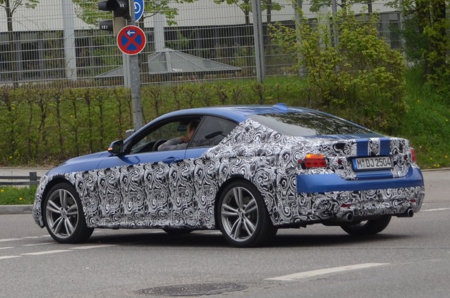 BMW-435i-M-Sportpaket-Estorilblau-Erlkoenig-02