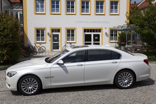 BMW-760Li-F02
