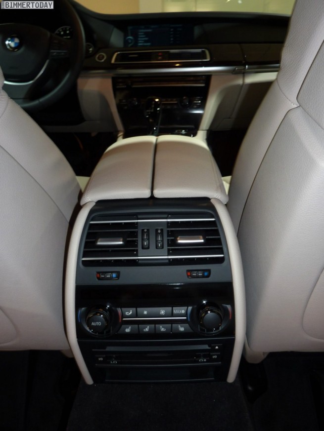 BMW-760i-F03-High-Security-Genf-2011-Interieur-04-655x873.jpg