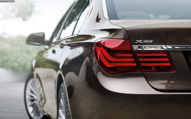 BMW-7er-2012-Facelift-F01-LCI-Wallpaper-1920x1200-04