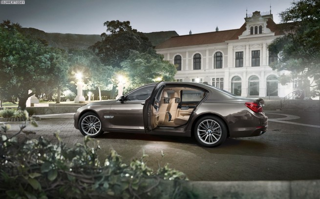 BMW-7er-2012-Facelift-F01-LCI-Wallpaper-1920x1200-07