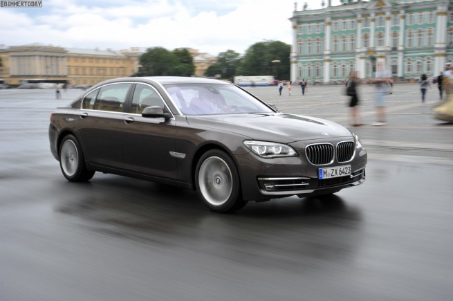 BMW-7er-Facelift-2012-750Li-F02-LCI-St-Petersburg-18