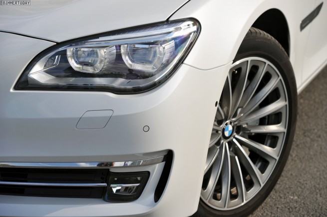 BMW-7er-Facelift-2012-750i-F01-LCI-St-Petersburg-01