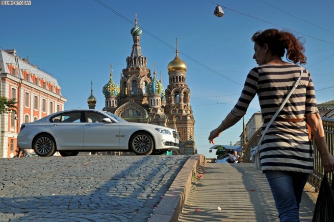 BMW-7er-Facelift-2012-750i-F01-LCI-St-Petersburg-35