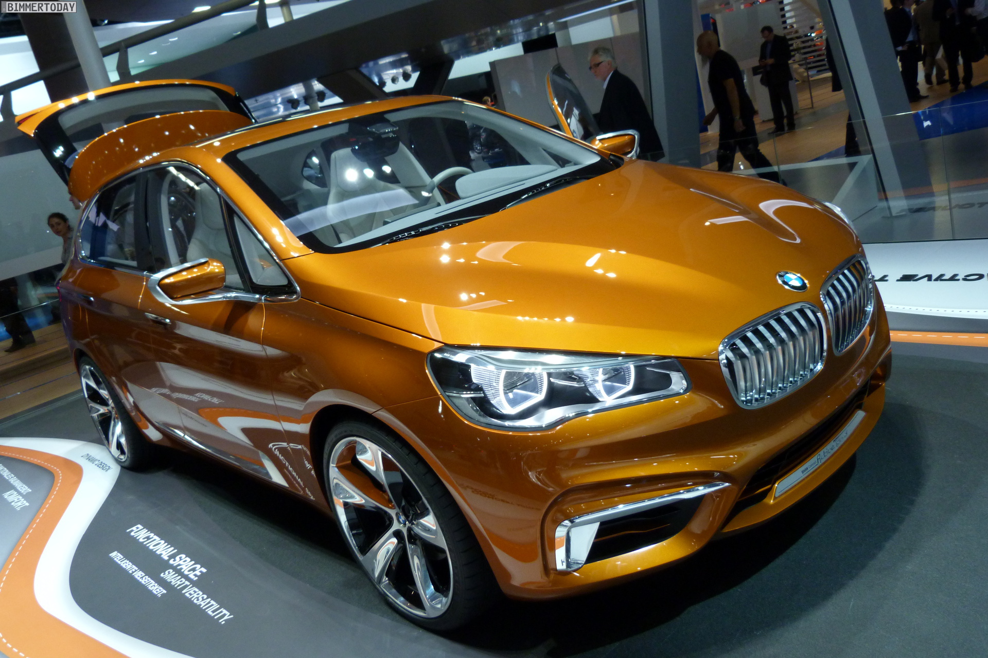 BMW-Active-Tourer-Outdoor-F46-IAA-2013-LIVE-15.jpg