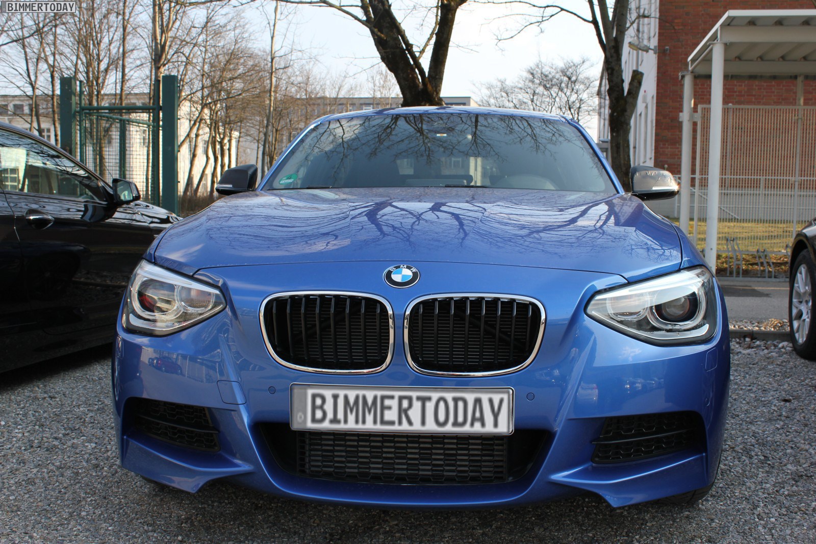 BMW-M135i-F20-Estorilblau-01.jpg
