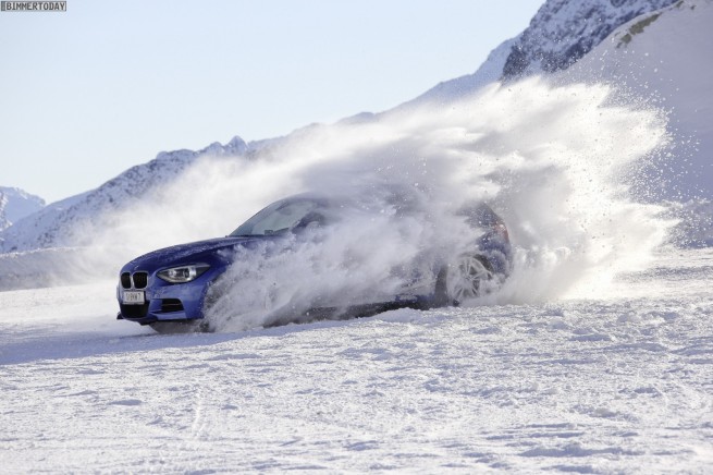 BMW-M135i-xDrive-2012-Allrad-im-Schnee-23