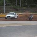 Drift-Duell: BMW M235i Coupé gegen Sandbahn-Motorrad Drift-Duell: BMW M235i Coupé gegen Sandbahn-Motorrad