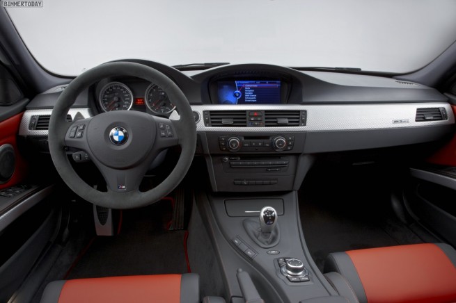 BMW-M3-CRT-Limousine-Interieur-01