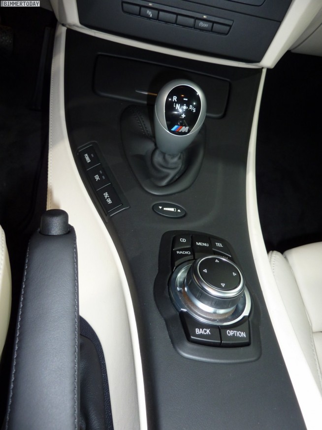 BMW-M3-Coupé-Frozen-Black-Metallic-Performance-Parts-Paris-2010-16