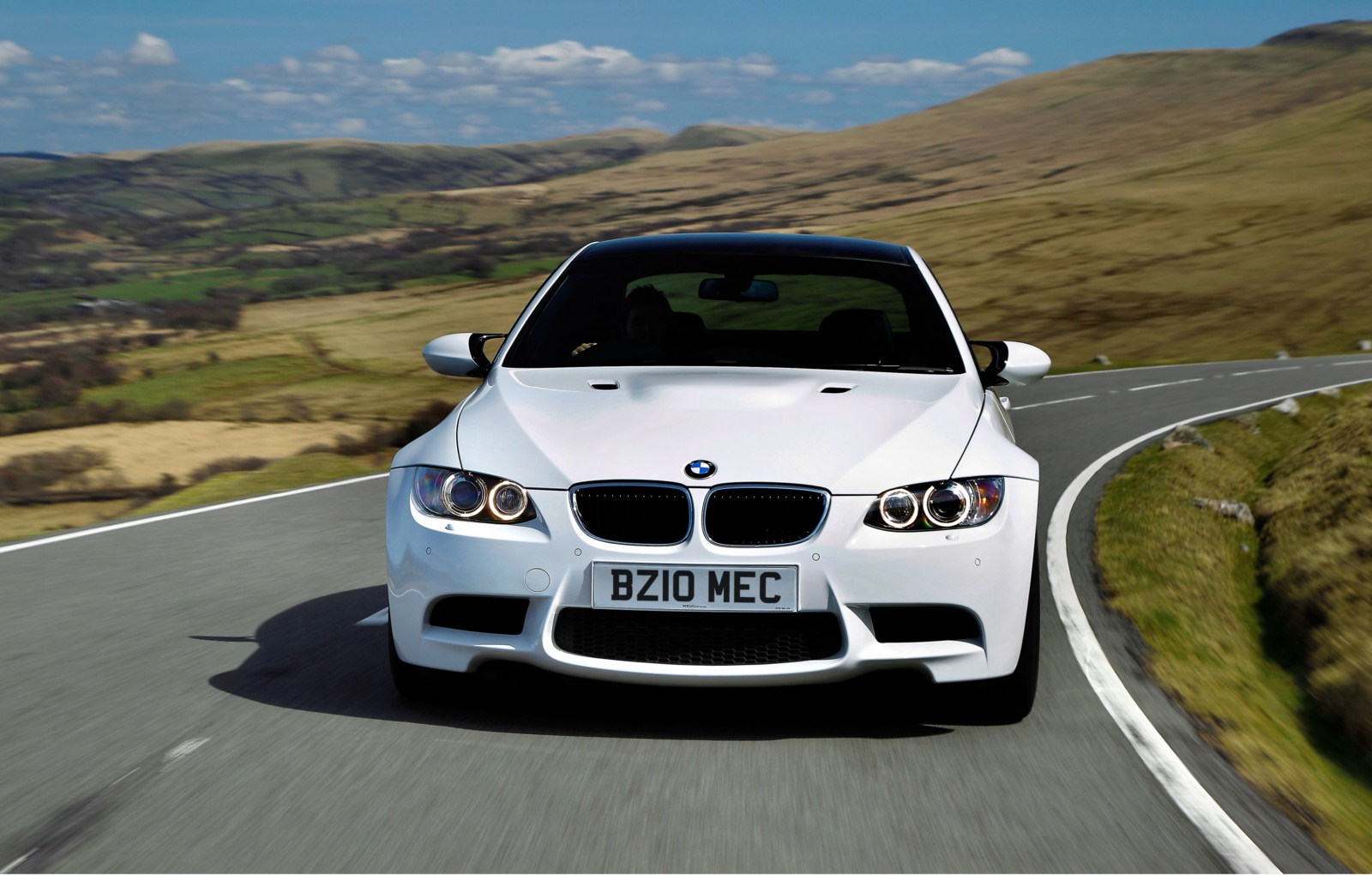 BMW-M3-E92-LCI-Competition-Paket-white-UK-07.jpg