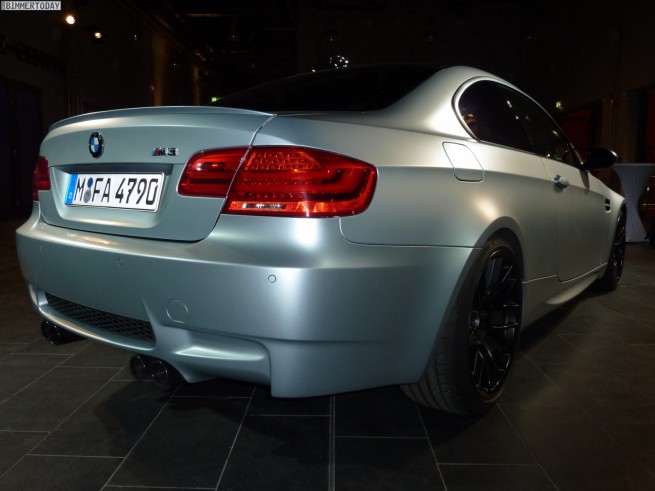 BMW-M3-Frozen-Silver-Metallic-M-Night-2011-17