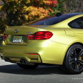 BMW M4 Coupé Wallpaper: Austin Yellow im Indian Summer BMW M4 Coupé Wallpaper: Austin Yellow im Indian Summer