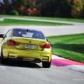 BMW M4 Coupé Wallpaper: Austin Yellow im Indian Summer BMW M4 Coupé Wallpaper: Austin Yellow im Indian Summer