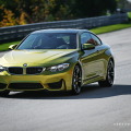 BMW M4 Coupé Wallpaper: Austin Yellow im Indian Summer BMW M4 Coupé Wallpaper: Austin Yellow im Indian Summer