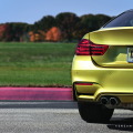 BMW M4 Coupé Wallpaper: Austin Yellow im Indian Summer BMW M4 Coupé Wallpaper: Austin Yellow im Indian Summer