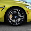 BMW M4 Coupé Wallpaper: Austin Yellow im Indian Summer BMW M4 Coupé Wallpaper: Austin Yellow im Indian Summer