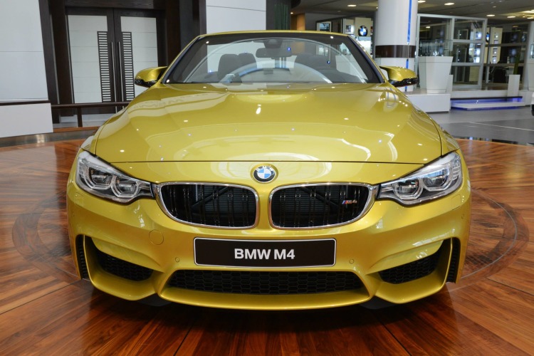 BMW M4 Cabrio: Austin Yellow wirkt auch am F83 hervorragend BMW M4 Cabrio: Austin Yellow wirkt auch am F83 hervorragend