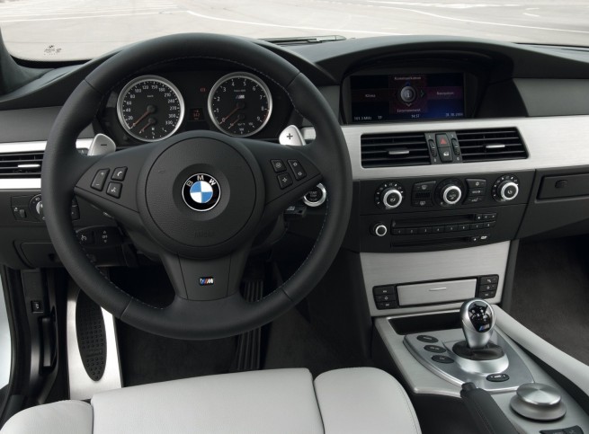 BMW-M5-E60-04