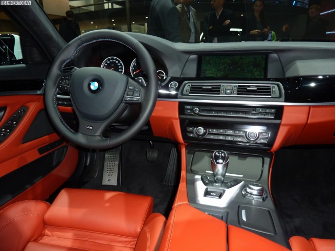 BMW-M5-F10-Alpinweiss-IAA-2011-02