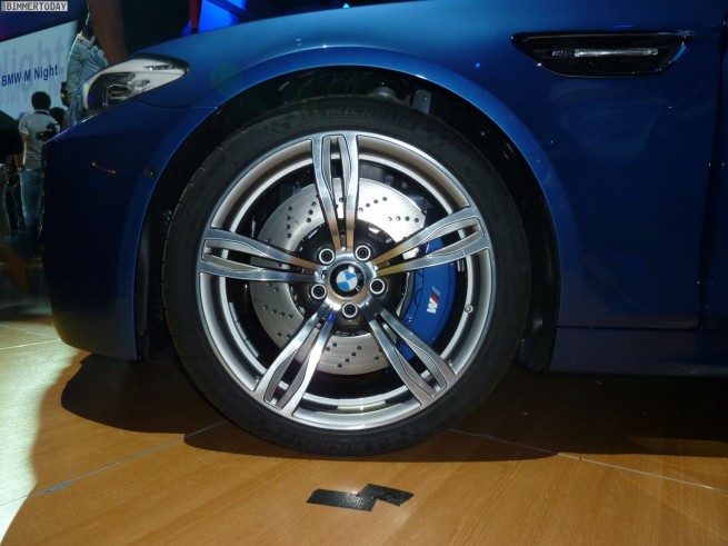 BMW-M5-F10-M-Night-14
